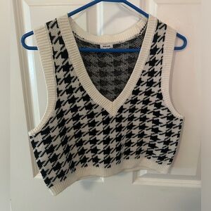 Garage Houndstooth Printed Sweater Vest - Small